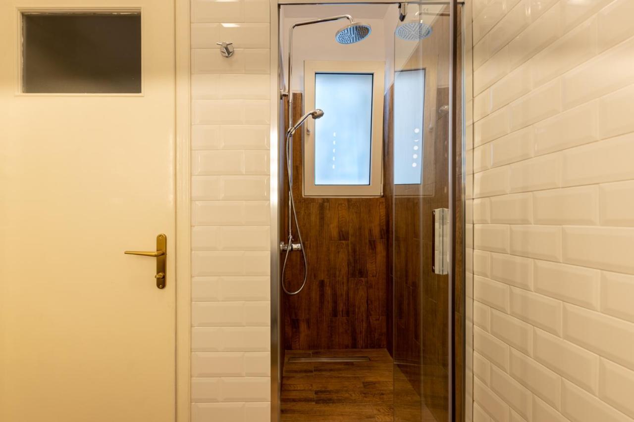 Urban Senses Apt #2, A Kalamatastay Property Buitenkant foto